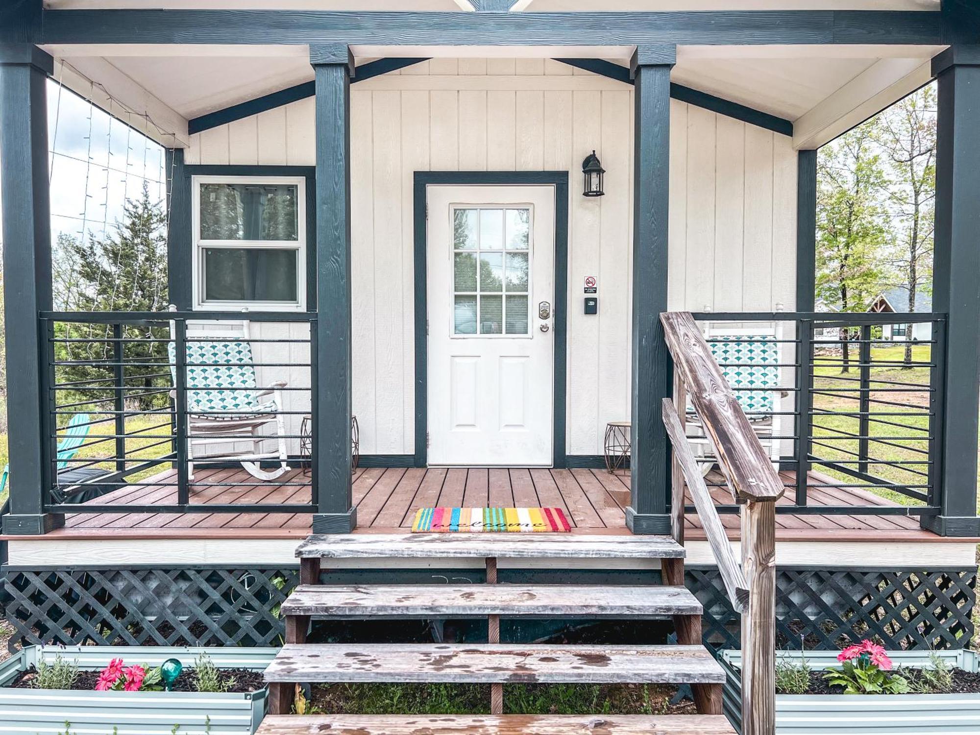 Private Tiny Home Royal Ridge Getaway Екстериор снимка