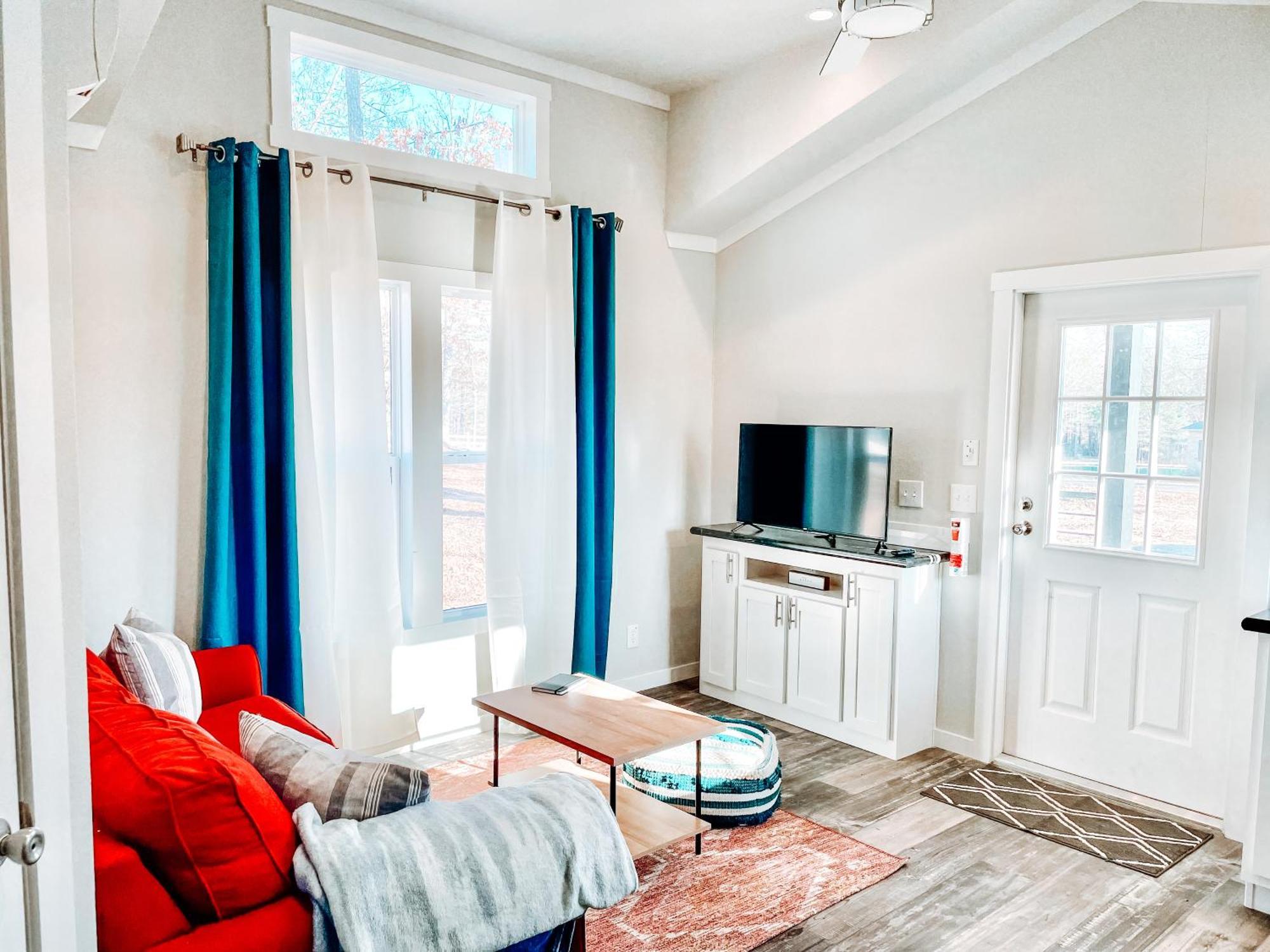 Private Tiny Home Royal Ridge Getaway Екстериор снимка